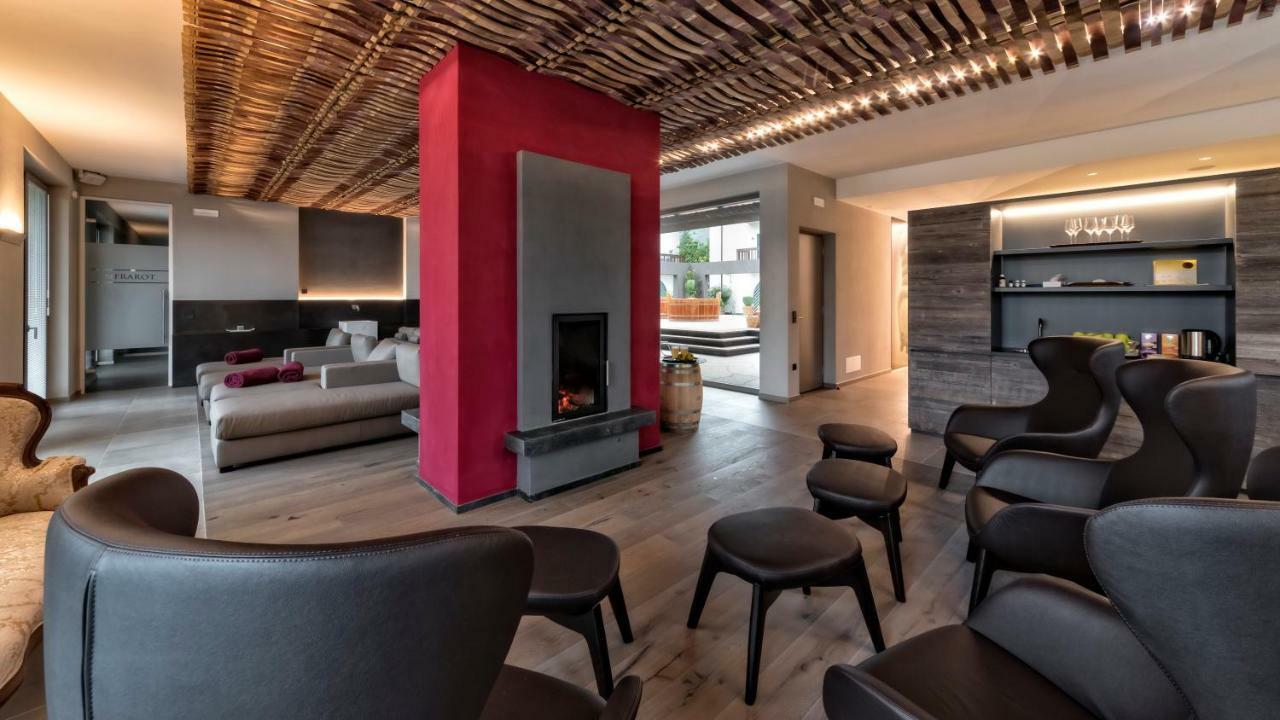Hotel Weingut Klosterhof カルダーロ エクステリア 写真