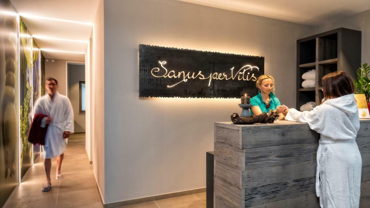 Hotel Weingut Klosterhof カルダーロ エクステリア 写真